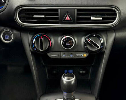 Черный Хендай Kona, объемом двигателя 2 л и пробегом 121 тыс. км за 13699 $, фото 28 на Automoto.ua