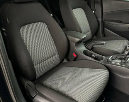 Черный Хендай Kona, объемом двигателя 2 л и пробегом 121 тыс. км за 13699 $, фото 25 на Automoto.ua