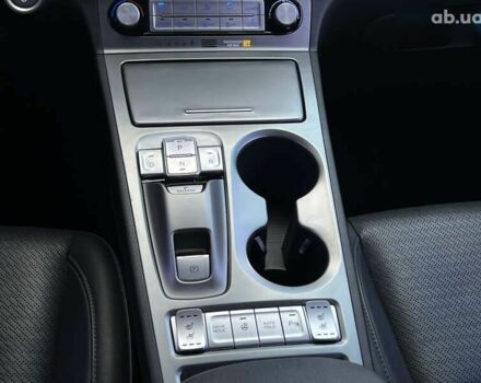 Чорний Хендай Kona, об'ємом двигуна 0 л та пробігом 40 тис. км за 17900 $, фото 25 на Automoto.ua