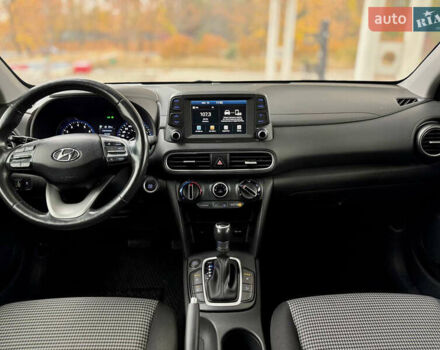Черный Хендай Kona, объемом двигателя 2 л и пробегом 121 тыс. км за 13699 $, фото 27 на Automoto.ua