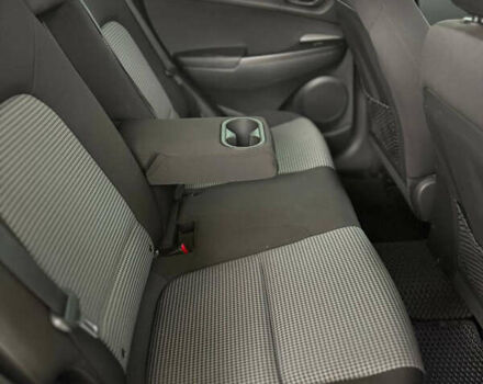 Черный Хендай Kona, объемом двигателя 2 л и пробегом 121 тыс. км за 13699 $, фото 19 на Automoto.ua