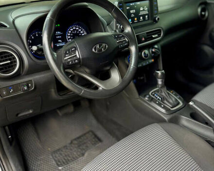 Черный Хендай Kona, объемом двигателя 2 л и пробегом 121 тыс. км за 13699 $, фото 8 на Automoto.ua