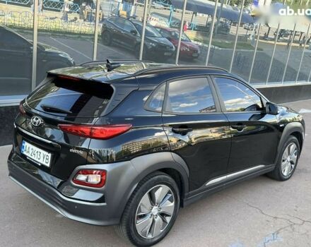Чорний Хендай Kona, об'ємом двигуна 0 л та пробігом 40 тис. км за 17900 $, фото 3 на Automoto.ua