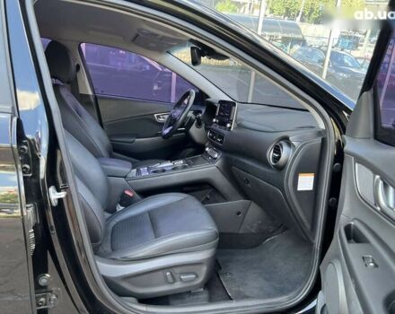 Чорний Хендай Kona, об'ємом двигуна 0 л та пробігом 40 тис. км за 17900 $, фото 28 на Automoto.ua