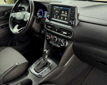 Черный Хендай Kona, объемом двигателя 2 л и пробегом 121 тыс. км за 13699 $, фото 24 на Automoto.ua