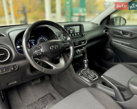 Черный Хендай Kona, объемом двигателя 2 л и пробегом 121 тыс. км за 13699 $, фото 9 на Automoto.ua