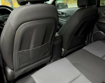 Черный Хендай Kona, объемом двигателя 2 л и пробегом 121 тыс. км за 13699 $, фото 12 на Automoto.ua