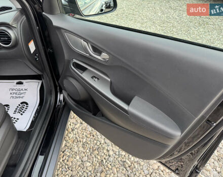 Черный Хендай Kona, объемом двигателя 0 л и пробегом 140 тыс. км за 17900 $, фото 56 на Automoto.ua