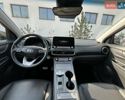 Чорний Хендай Kona, об'ємом двигуна 0 л та пробігом 100 тис. км за 16999 $, фото 26 на Automoto.ua