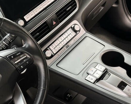 Черный Хендай Kona, объемом двигателя 0 л и пробегом 64 тыс. км за 22000 $, фото 6 на Automoto.ua