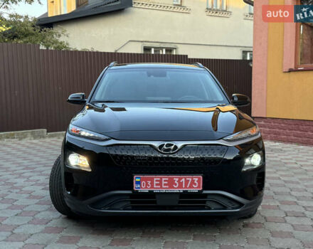 Черный Хендай Kona, объемом двигателя 0 л и пробегом 70 тыс. км за 16499 $, фото 86 на Automoto.ua