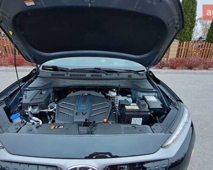 Черный Хендай Kona, объемом двигателя 0 л и пробегом 102 тыс. км за 17999 $, фото 24 на Automoto.ua