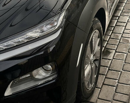 Черный Хендай Kona, объемом двигателя 0 л и пробегом 64 тыс. км за 22000 $, фото 4 на Automoto.ua
