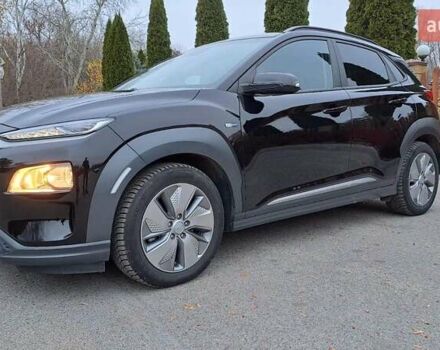 Черный Хендай Kona, объемом двигателя 0 л и пробегом 102 тыс. км за 17999 $, фото 2 на Automoto.ua