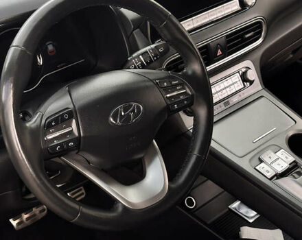 Черный Хендай Kona, объемом двигателя 0 л и пробегом 64 тыс. км за 22000 $, фото 5 на Automoto.ua