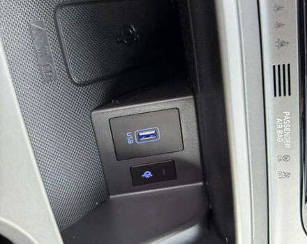 Черный Хендай Kona, объемом двигателя 0 л и пробегом 140 тыс. км за 17900 $, фото 63 на Automoto.ua