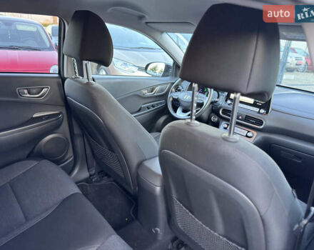 Черный Хендай Kona, объемом двигателя 0 л и пробегом 84 тыс. км за 17789 $, фото 44 на Automoto.ua