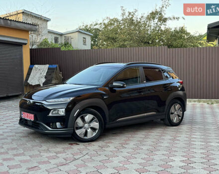 Черный Хендай Kona, объемом двигателя 0 л и пробегом 70 тыс. км за 16499 $, фото 67 на Automoto.ua