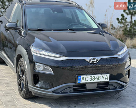 Чорний Хендай Kona, об'ємом двигуна 0 л та пробігом 100 тис. км за 16999 $, фото 8 на Automoto.ua