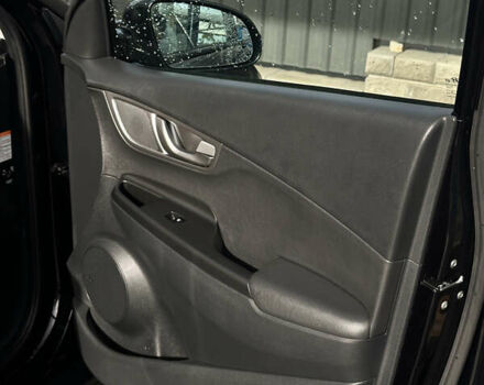 Черный Хендай Kona, объемом двигателя 0 л и пробегом 64 тыс. км за 22000 $, фото 33 на Automoto.ua