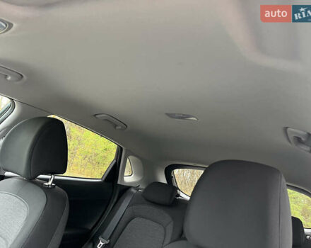 Чорний Хендай Kona, об'ємом двигуна 0 л та пробігом 41 тис. км за 17500 $, фото 25 на Automoto.ua