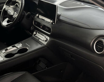 Черный Хендай Kona, объемом двигателя 0 л и пробегом 64 тыс. км за 22000 $, фото 8 на Automoto.ua