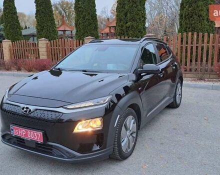 Черный Хендай Kona, объемом двигателя 0 л и пробегом 102 тыс. км за 17999 $, фото 1 на Automoto.ua