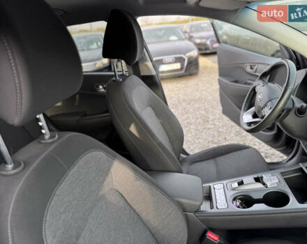 Черный Хендай Kona, объемом двигателя 0 л и пробегом 140 тыс. км за 17900 $, фото 58 на Automoto.ua