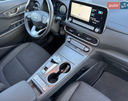 Черный Хендай Kona, объемом двигателя 0 л и пробегом 84 тыс. км за 17789 $, фото 49 на Automoto.ua