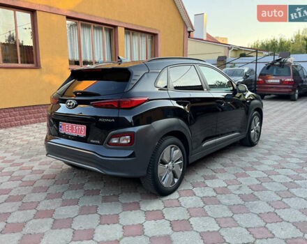 Черный Хендай Kona, объемом двигателя 0 л и пробегом 70 тыс. км за 16499 $, фото 5 на Automoto.ua