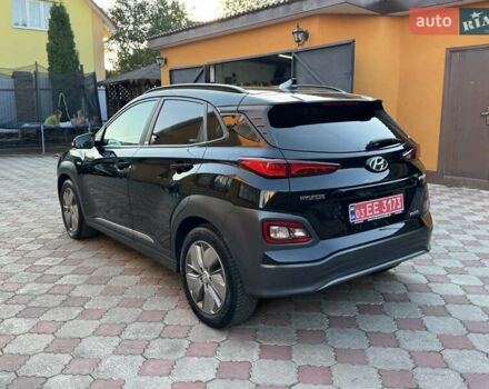 Черный Хендай Kona, объемом двигателя 0 л и пробегом 70 тыс. км за 16499 $, фото 7 на Automoto.ua
