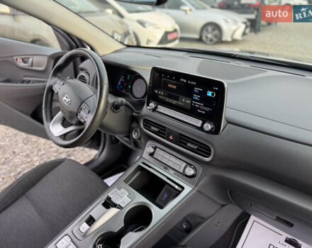 Черный Хендай Kona, объемом двигателя 0 л и пробегом 140 тыс. км за 17900 $, фото 60 на Automoto.ua