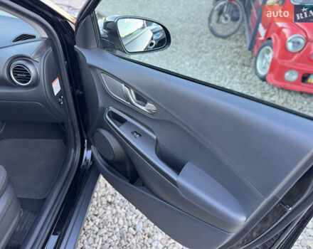 Черный Хендай Kona, объемом двигателя 0 л и пробегом 84 тыс. км за 17789 $, фото 45 на Automoto.ua