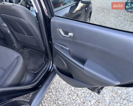 Черный Хендай Kona, объемом двигателя 0 л и пробегом 84 тыс. км за 17789 $, фото 42 на Automoto.ua