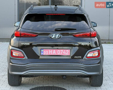 Черный Хендай Kona, объемом двигателя 0 л и пробегом 137 тыс. км за 16800 $, фото 7 на Automoto.ua