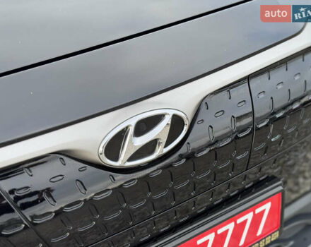 Черный Хендай Kona, объемом двигателя 0 л и пробегом 140 тыс. км за 17900 $, фото 29 на Automoto.ua