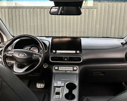 Черный Хендай Kona, объемом двигателя 0 л и пробегом 64 тыс. км за 22000 $, фото 19 на Automoto.ua