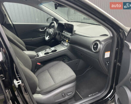 Черный Хендай Kona, объемом двигателя 0 л и пробегом 34 тыс. км за 19800 $, фото 60 на Automoto.ua