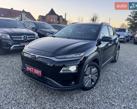 Черный Хендай Kona, объемом двигателя 0 л и пробегом 84 тыс. км за 17789 $, фото 3 на Automoto.ua
