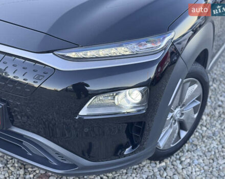 Черный Хендай Kona, объемом двигателя 0 л и пробегом 84 тыс. км за 17789 $, фото 5 на Automoto.ua