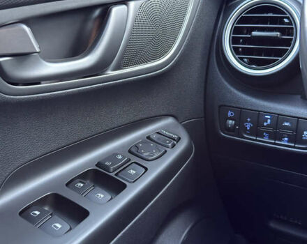 Черный Хендай Kona, объемом двигателя 0 л и пробегом 137 тыс. км за 16800 $, фото 24 на Automoto.ua