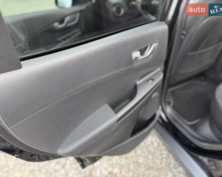 Черный Хендай Kona, объемом двигателя 0 л и пробегом 140 тыс. км за 17900 $, фото 45 на Automoto.ua