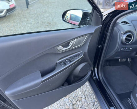 Черный Хендай Kona, объемом двигателя 0 л и пробегом 84 тыс. км за 17789 $, фото 27 на Automoto.ua