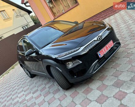 Черный Хендай Kona, объемом двигателя 0 л и пробегом 70 тыс. км за 16499 $, фото 70 на Automoto.ua