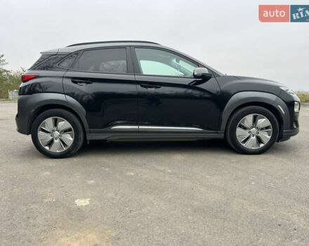 Чорний Хендай Kona, об'ємом двигуна 0 л та пробігом 41 тис. км за 17500 $, фото 3 на Automoto.ua