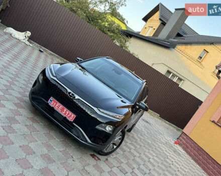 Черный Хендай Kona, объемом двигателя 0 л и пробегом 70 тыс. км за 16499 $, фото 69 на Automoto.ua