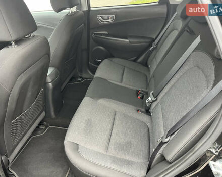 Чорний Хендай Kona, об'ємом двигуна 0 л та пробігом 41 тис. км за 17500 $, фото 27 на Automoto.ua