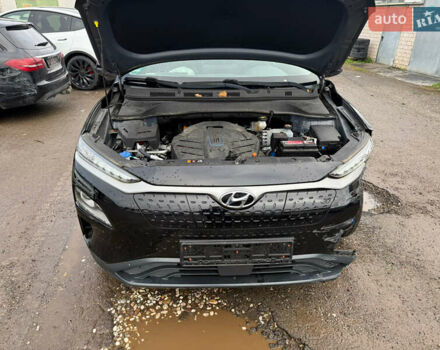 Чорний Хендай Kona, об'ємом двигуна 0 л та пробігом 48 тис. км за 11800 $, фото 15 на Automoto.ua