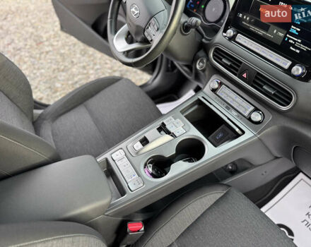 Черный Хендай Kona, объемом двигателя 0 л и пробегом 140 тыс. км за 17900 $, фото 59 на Automoto.ua