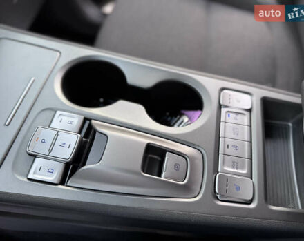 Черный Хендай Kona, объемом двигателя 0 л и пробегом 140 тыс. км за 17900 $, фото 39 на Automoto.ua